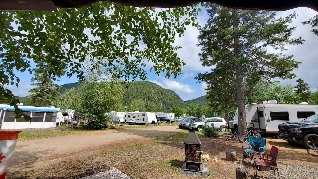 Camping Petit Lac Ha! Ha! | 1893, route 381 kilomètre 67, Le Fjord-du-Saguenay, QC G0V 1H0, Canada | Phone: (418) 676-2373