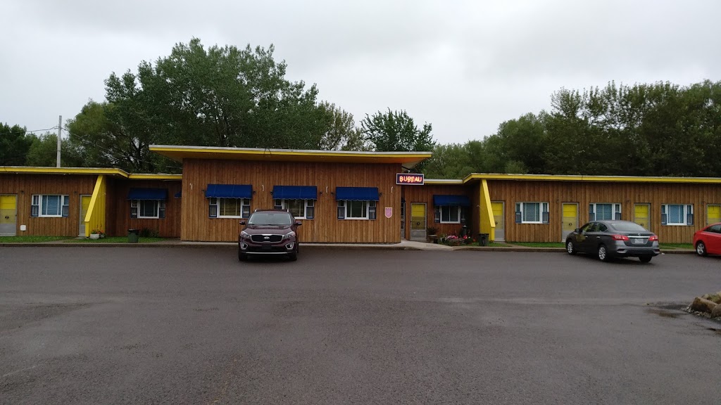 Motel Spring | 8520 Sainte-Anne Boul E, Château-Richer, QC G0A 1N0, Canada | Phone: (418) 824-4953