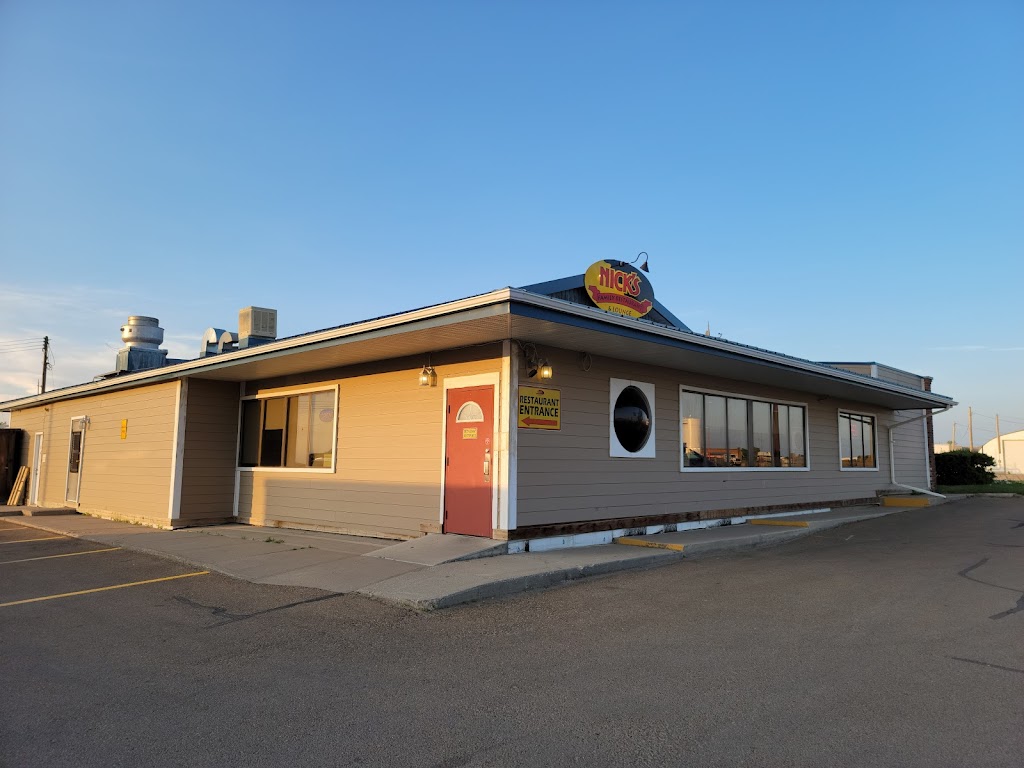 Nicks Family Restaurant and Lounge | 113 Palliser Trail, Hanna, AB T0J 1P0, Canada | Phone: (403) 854-3933