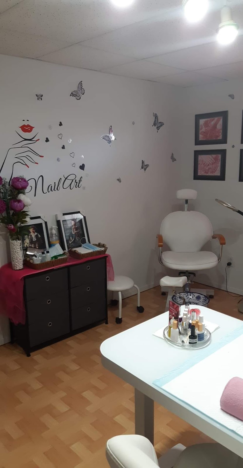 La beauté des mains et des pieds Lavaltrie | Rang St Henri, Lavaltrie, QC J5T 3P9, Canada | Phone: (514) 622-8907