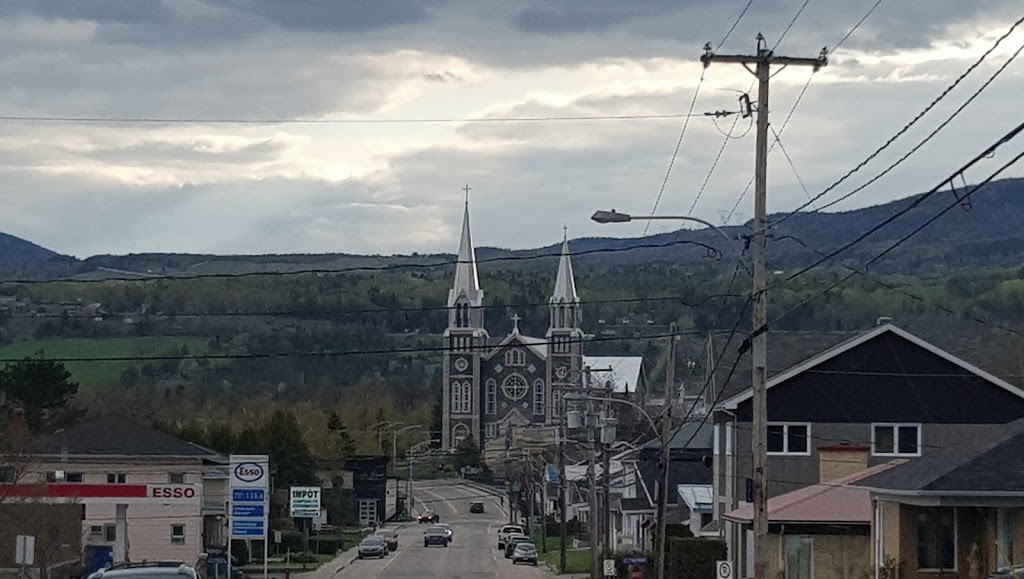 Église de Baie-Saint-Paul | 1 Place de lÉglise, Baie-Saint-Paul, QC G3Z 1S9, Canada | Phone: (418) 435-2118