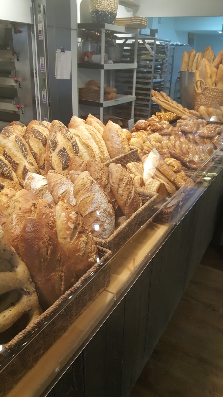 Boulangerie Levain no.5 | 145 Boulevard Saint-Joseph #20, Saint-Jean-sur-Richelieu, QC J3B 1W5, Canada | Phone: (450) 349-2055