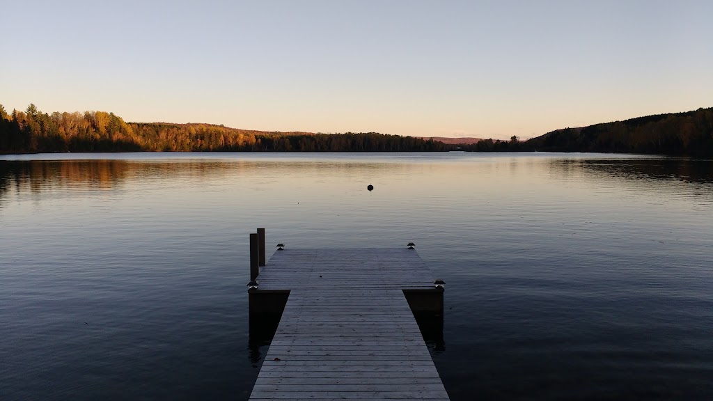 À lAube du Nord | 209 Chem. Marie Louise, Lac-Saint-Paul, QC J0W 1K0, Canada | Phone: (819) 587-4355