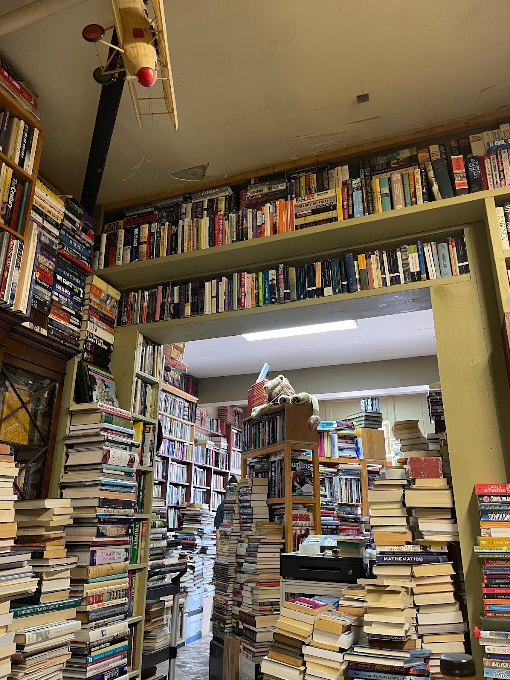 Read and Green Books | 33 Main St, Brighton, ON K0K 1H0, Canada | Phone: (613) 475-9333
