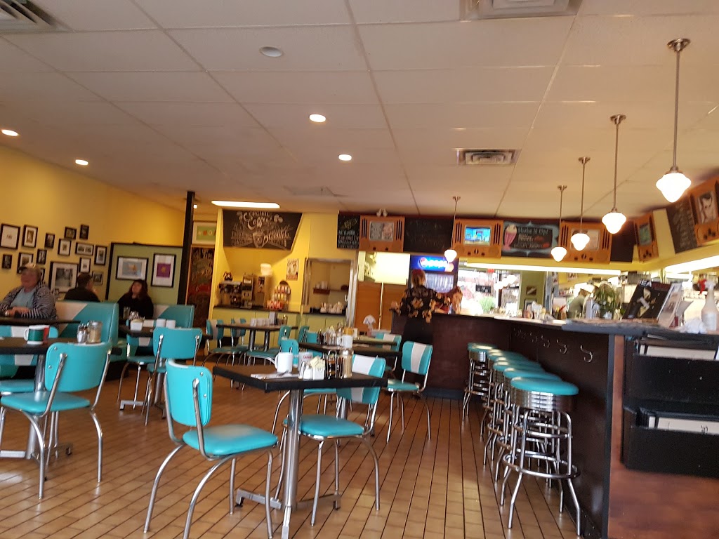 The Five & Dime Diner | 2305 Beacon Ave, Sidney, BC V8L 1W9, Canada | Phone: (778) 351-1555