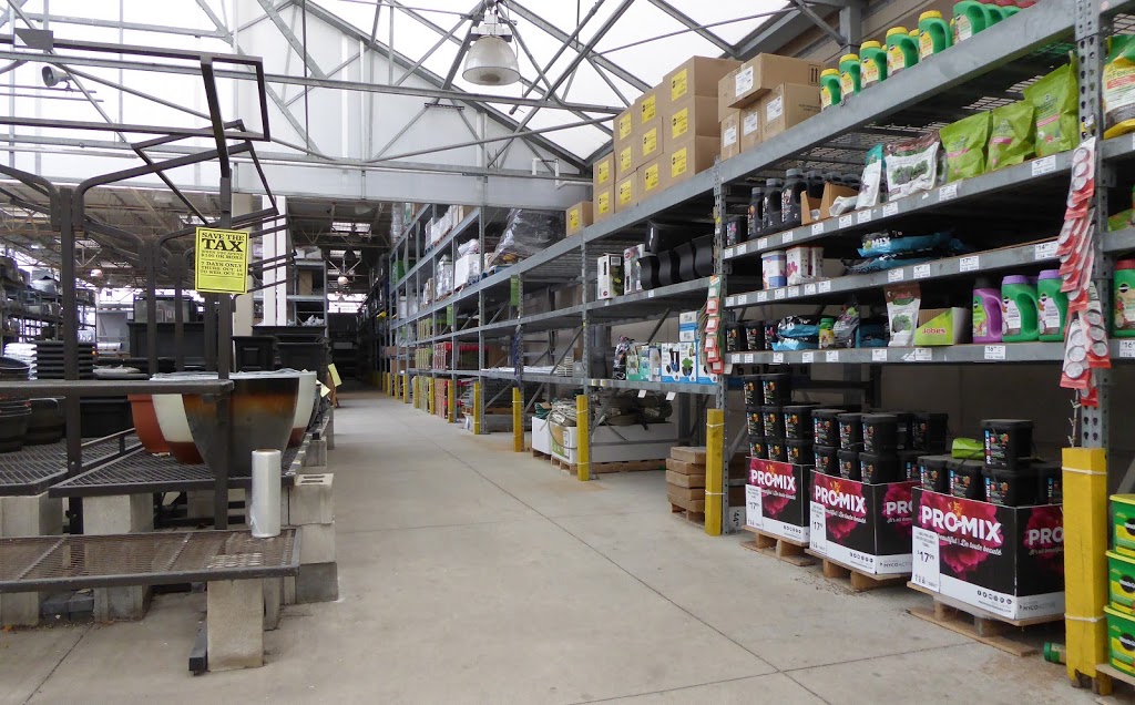 Lowes Garden Center | 1604 The Queensway, Etobicoke, ON M8Z 1V1, Canada | Phone: (416) 253-2570