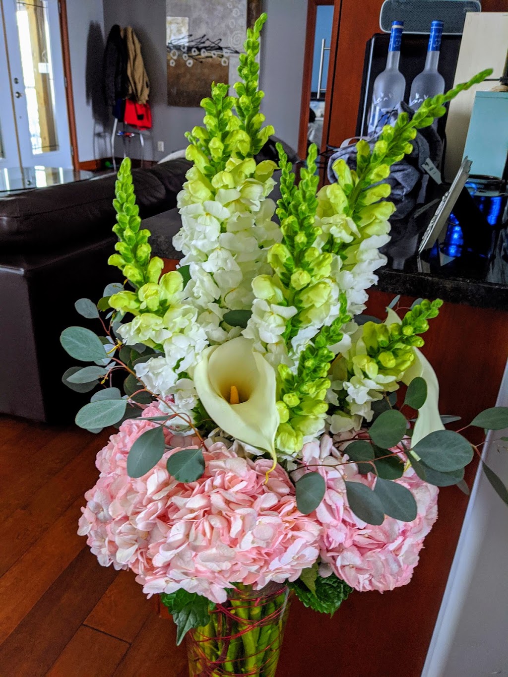 The Flower Shop at Thiessens | 400 Talbot Rd E, Leamington, ON N8H 3V6, Canada | Phone: (519) 326-5282