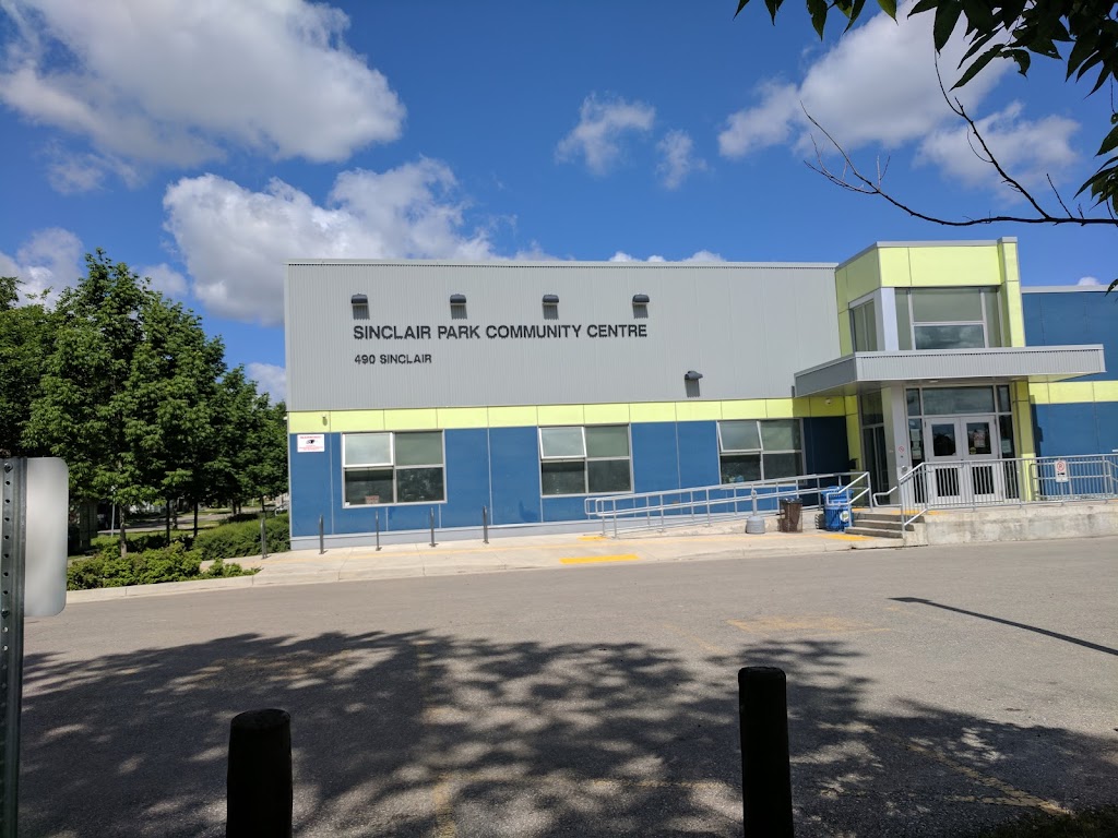 Sinclair Park Community Centre | 490 Sinclair St, Winnipeg, MB R2X 1Y3, Canada | Phone: (204) 586-8275