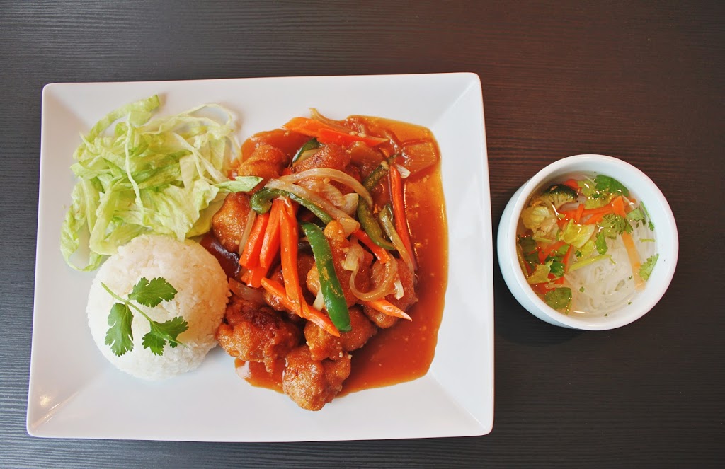 Viet Délices | 427 Boulevard Rosemont, Montréal, QC H2S 1Z2, Canada | Phone: (514) 279-8882