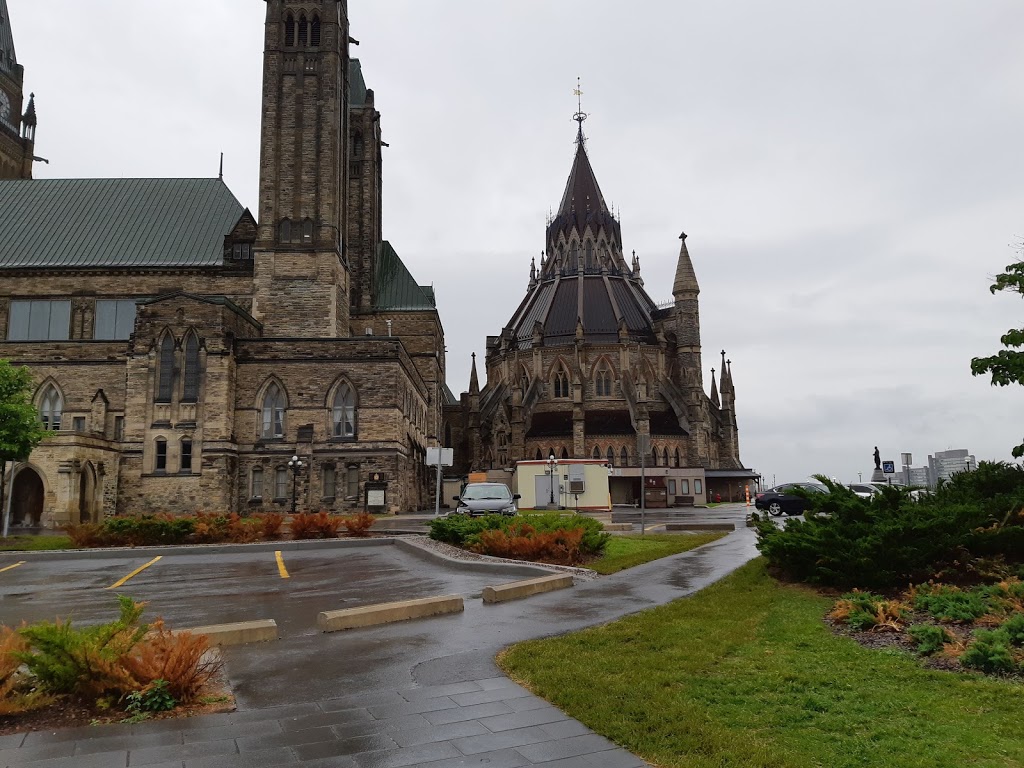 Mont-Luc Park | Rue du Mont-Luc, Gatineau, QC J8V 2T6, Canada