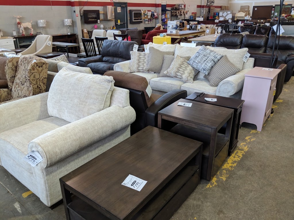 Stratford Home Furniture Outlet | 617 Douro St, Stratford, ON N5A 0B5, Canada | Phone: (519) 273-7453