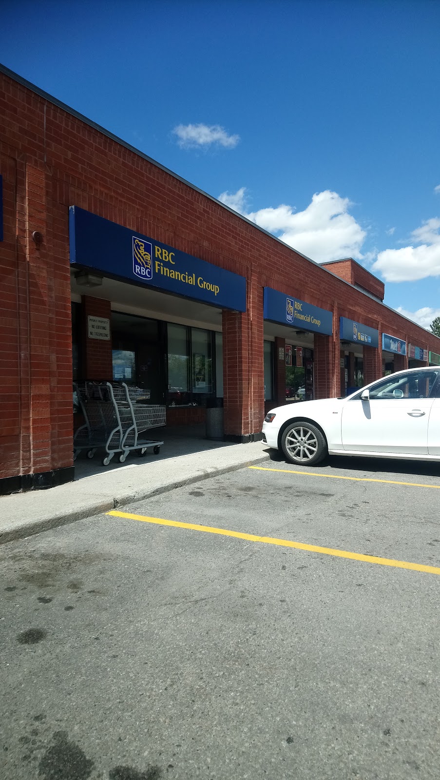 RBC Royal Bank | 6040 Glen Erin Dr, Mississauga, ON L5N 3M4, Canada | Phone: (905) 542-7430