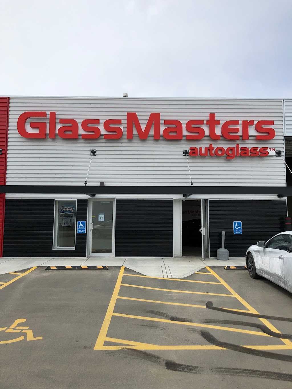 Glassmasters Autoglass | 420 34 St S #20, Lethbridge, AB T1J 4H8, Canada | Phone: (587) 813-5757