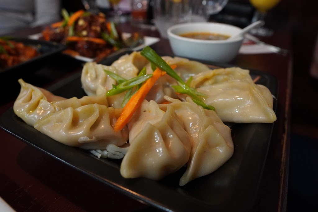 Hakka Rise & MoMo House | 3537 Fairview St unit 3, Burlington, ON L7N 2R4, Canada | Phone: (905) 681-8500