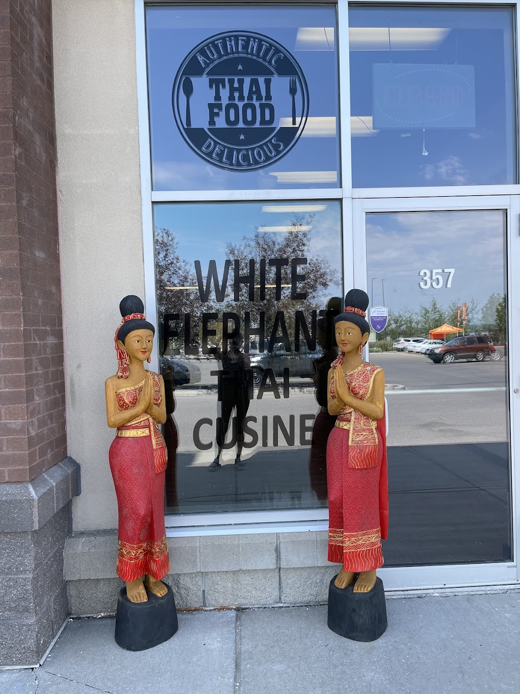 White Elephant Thai Okotoks | 105 Southbank Blvd #357, Okotoks, AB T1S 0G1, Canada | Phone: (403) 938-3988