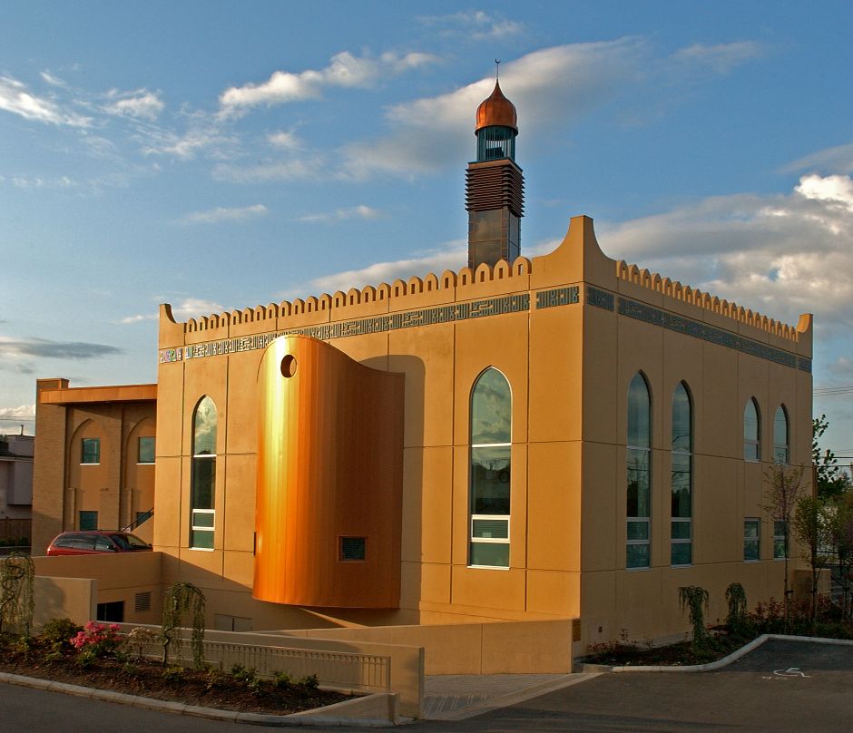 Surrey Islamic Centre | 7220 124 St, Surrey, BC V3W 2M5, Canada | Phone: (604) 596-7834