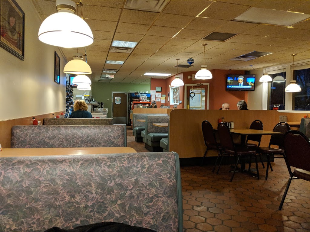 Big Georges Coney Island | 7870 Lakeshore Rd, Fort Gratiot Twp, MI 48059, USA | Phone: (810) 327-6534