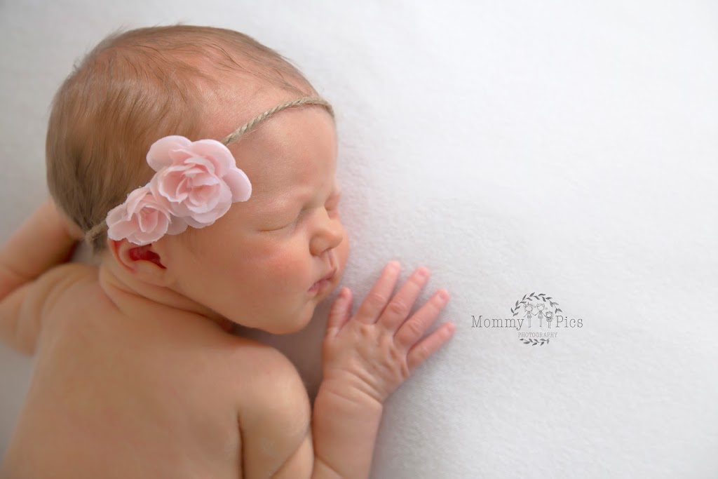 Calgary Newborn, Baby and Maternity Photographer Mommy Pics | 18 Cranston Pl SE, Calgary, AB T3M 1A1, Canada | Phone: (587) 664-0718