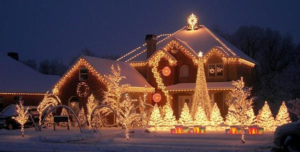 Santas Little Helpers Christmas Light Service | 4661 197a St, Langley City, BC V3A 5H7, Canada | Phone: (888) 897-2682