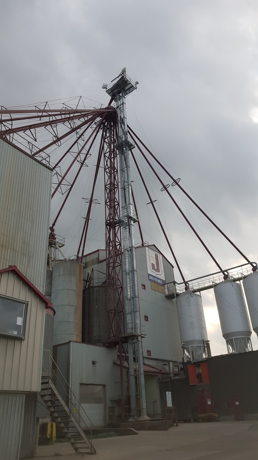 Jones Feed Mills Ltd | 1024 Alfred St, Linwood, ON N0B 2A0, Canada | Phone: (519) 698-2082