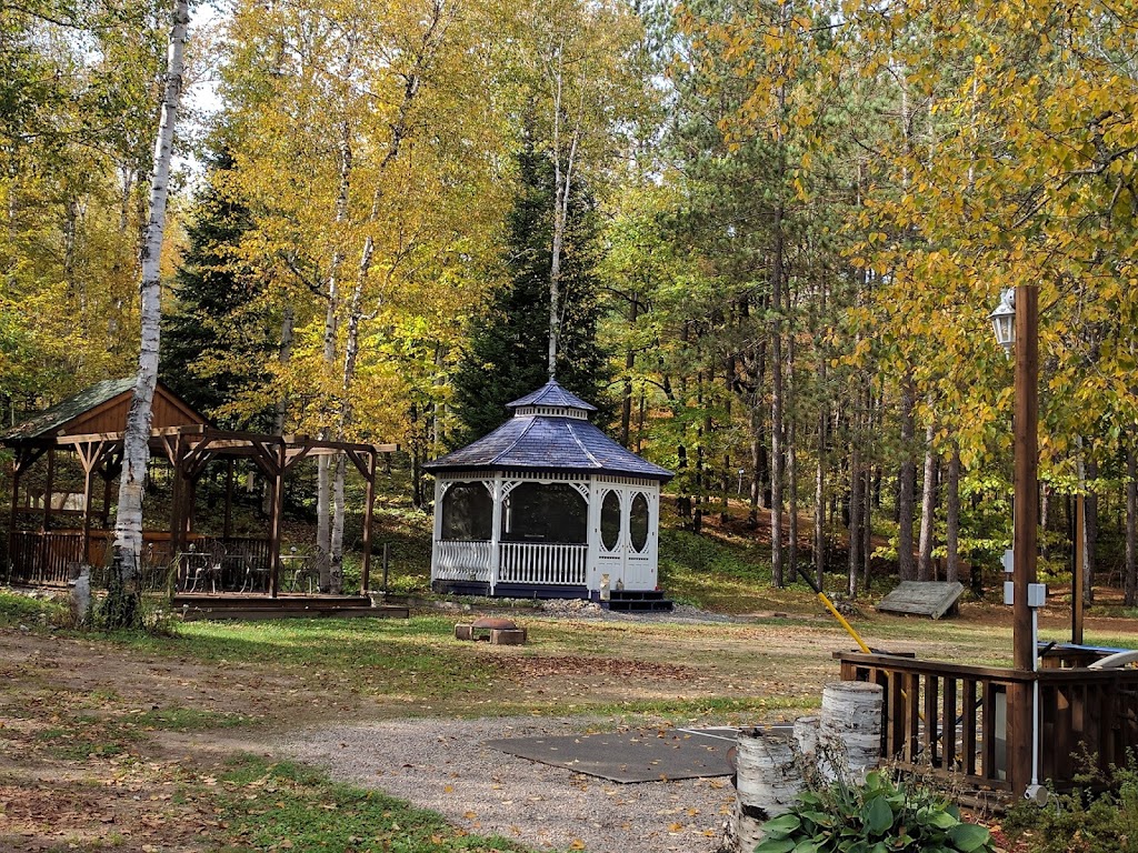 Silver Birches Cottages | 458 Lake St. Peter Rd, Lake Saint Peter, ON K0L 2K0, Canada | Phone: (905) 375-8502