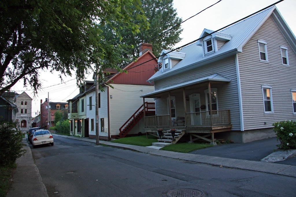 Théâtre du Vieux La Prairie | 247 Rue Sainte-Marie, La Prairie, QC J5R 1G1, Canada | Phone: (450) 444-6722