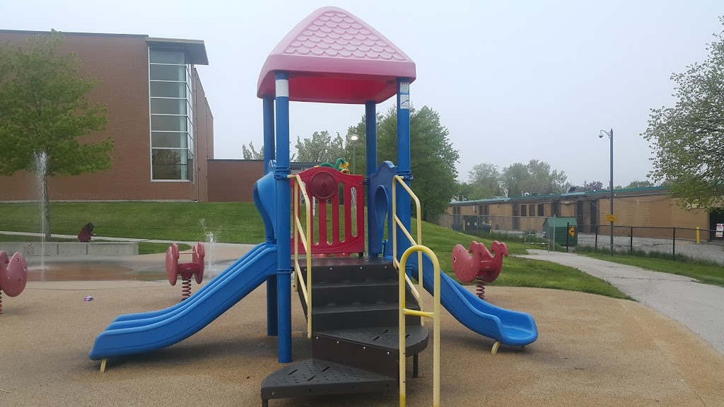 Clarkson Community Centre Playground | 2455 Truscott Dr, Mississauga, ON L5J 2B3, Canada