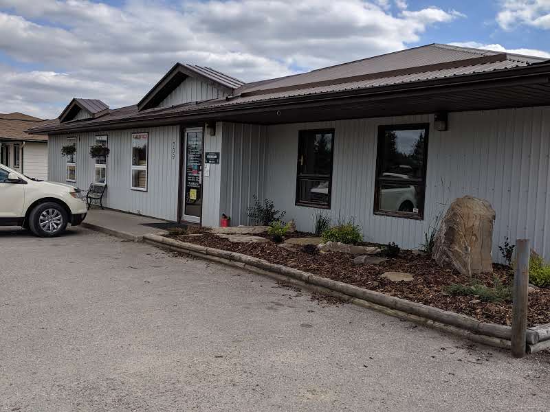 Sundre Pioneer Veterinary Services | 709 Main Ave W, Sundre, AB T0M 1X0, Canada | Phone: (403) 638-3774