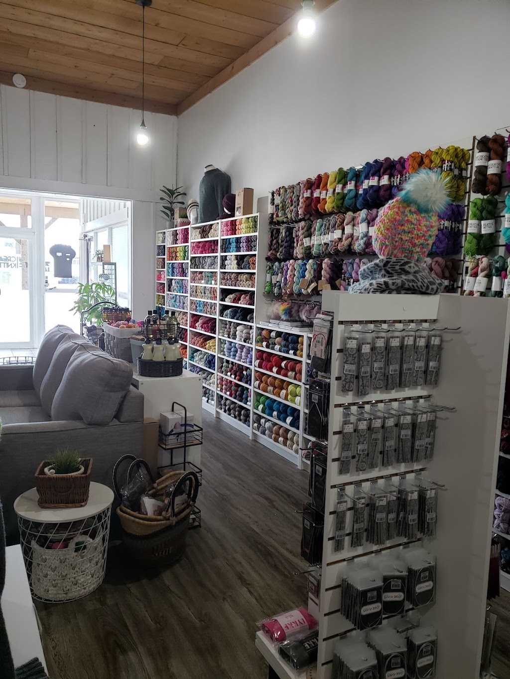 The Creative Knitter | 3860 Dominion Rd Unit 2, Ridgeway, ON L0S 1N0, Canada | Phone: (905) 894-4222