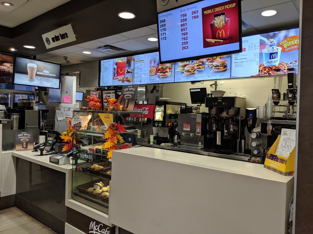 McDonalds | 2170 Montreal Rd, Ottawa, ON K1J 1G4, Canada | Phone: (613) 741-8578