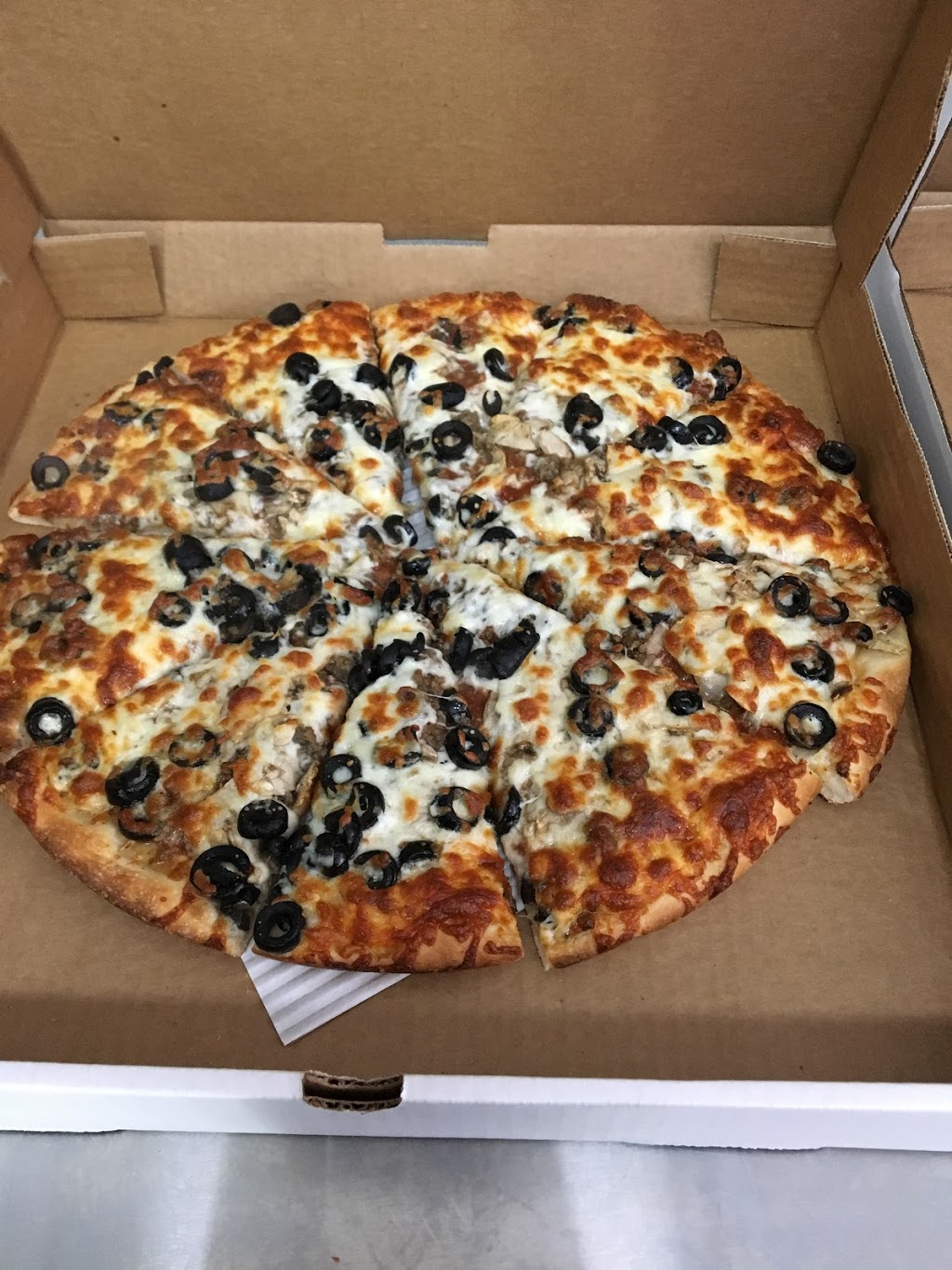 Monas Pizza | 10706 134 Ave NW, Edmonton, AB T5E 1J8, Canada | Phone: (780) 473-1555
