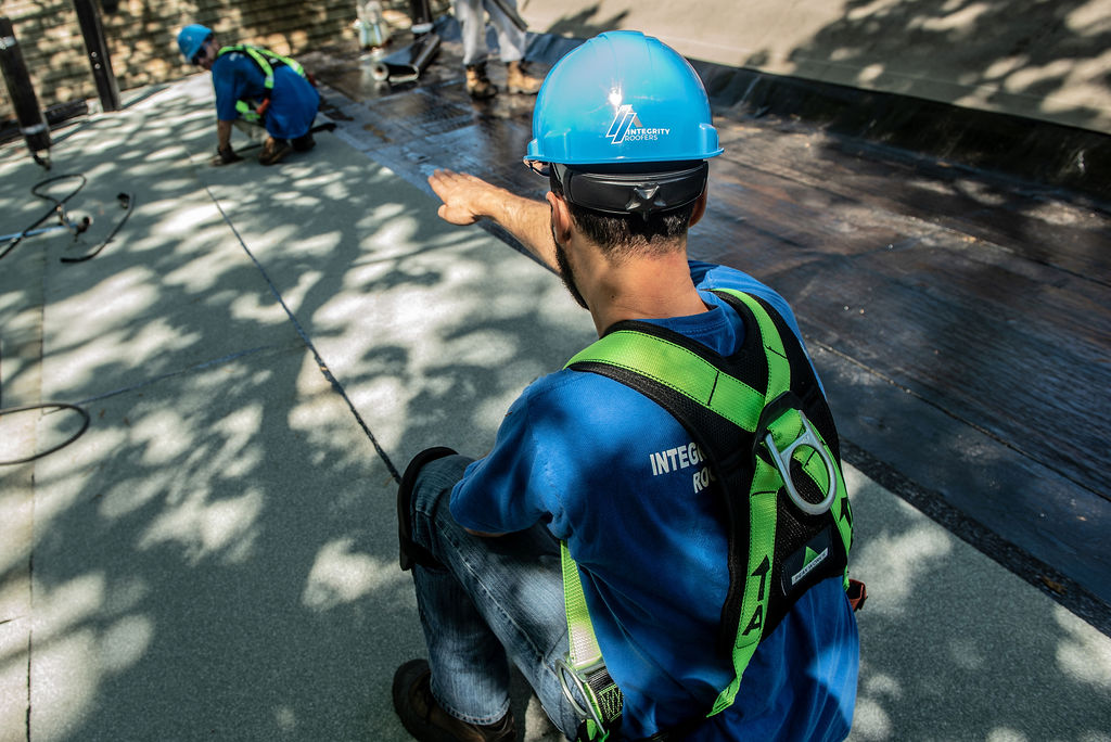 Integrity Roofers - Roof Repairs, Roof Replacement & Flat Roofin | 237 Sheppard Ave W, ground floor, unit#1, Toronto, ON M2N 1N2, Canada | Phone: (647) 504-2121