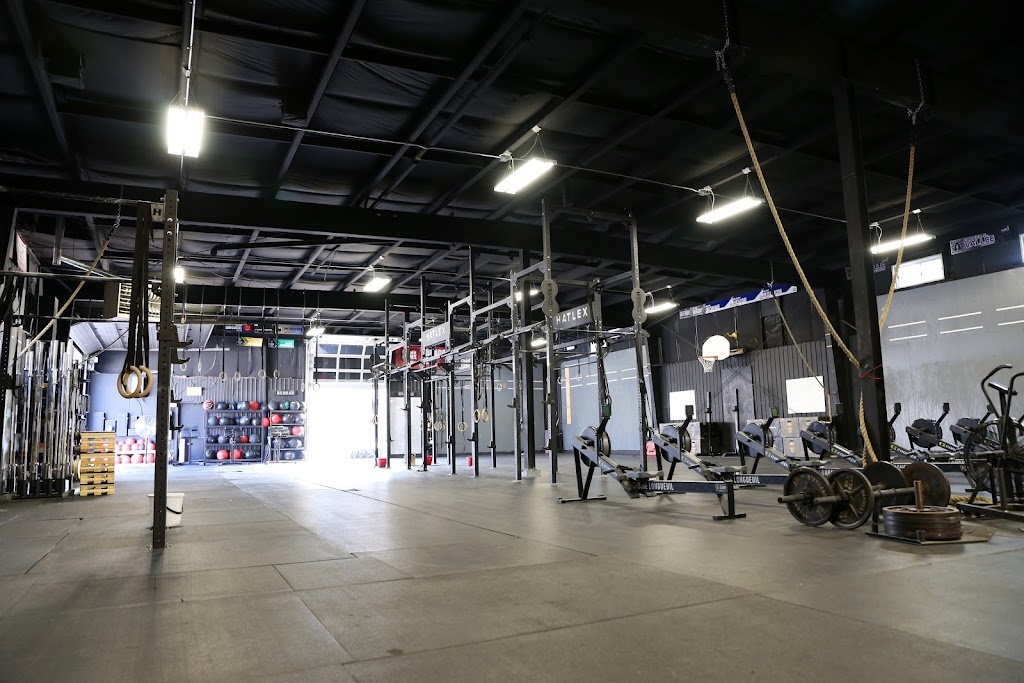 Lusine Crossfit Longueuil | 635 Rue du Parc-Industriel, Longueuil, QC J4H 3V7, Canada | Phone: (450) 677-3507