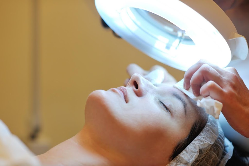 Kalena Facial Studio | 458 Queens Quay W, Toronto, ON M5V 2Y4, Canada | Phone: (647) 349-5010