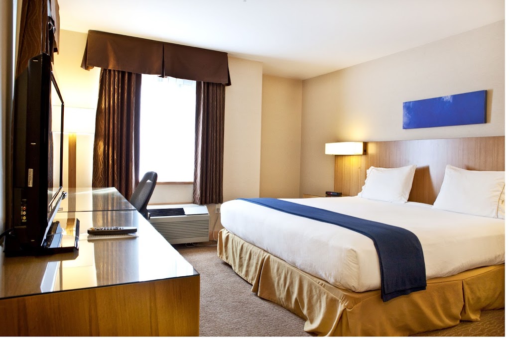 Holiday Inn Express & Suites Langley | 8750 204 St, Langley City, BC V1M 2Y5, Canada | Phone: (604) 882-2000