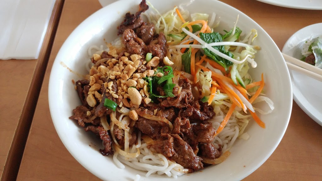 Pho Dui Bo | 800 Queenston Rd #18, Stoney Creek, ON L8G 1A7, Canada | Phone: (905) 662-7500
