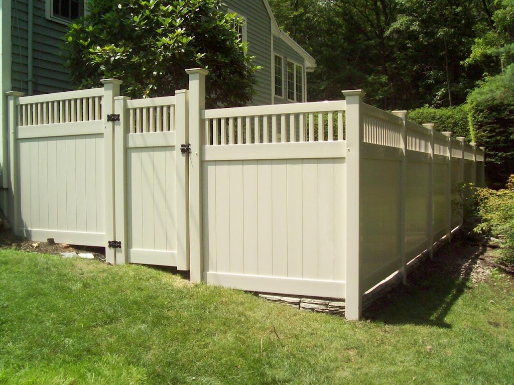 Ottawa Fence Installation Company | 57 Honey Gables Dr, Ottawa, ON K1V 5V7, Canada | Phone: (613) 909-8922