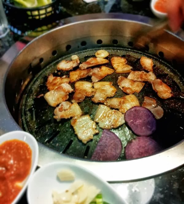 Gangnam Style Korean BBQ restaurant | 611 Wonderland Rd, London, ON N6H 4V6, Canada | Phone: (519) 204-4491