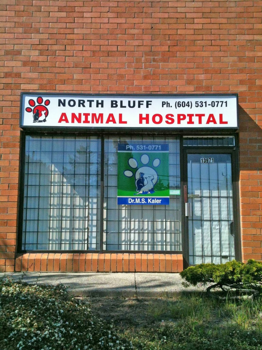 North Bluff Animal Hospital | 13971 16 Ave, Surrey, BC V4A 1P8, Canada | Phone: (604) 531-0771