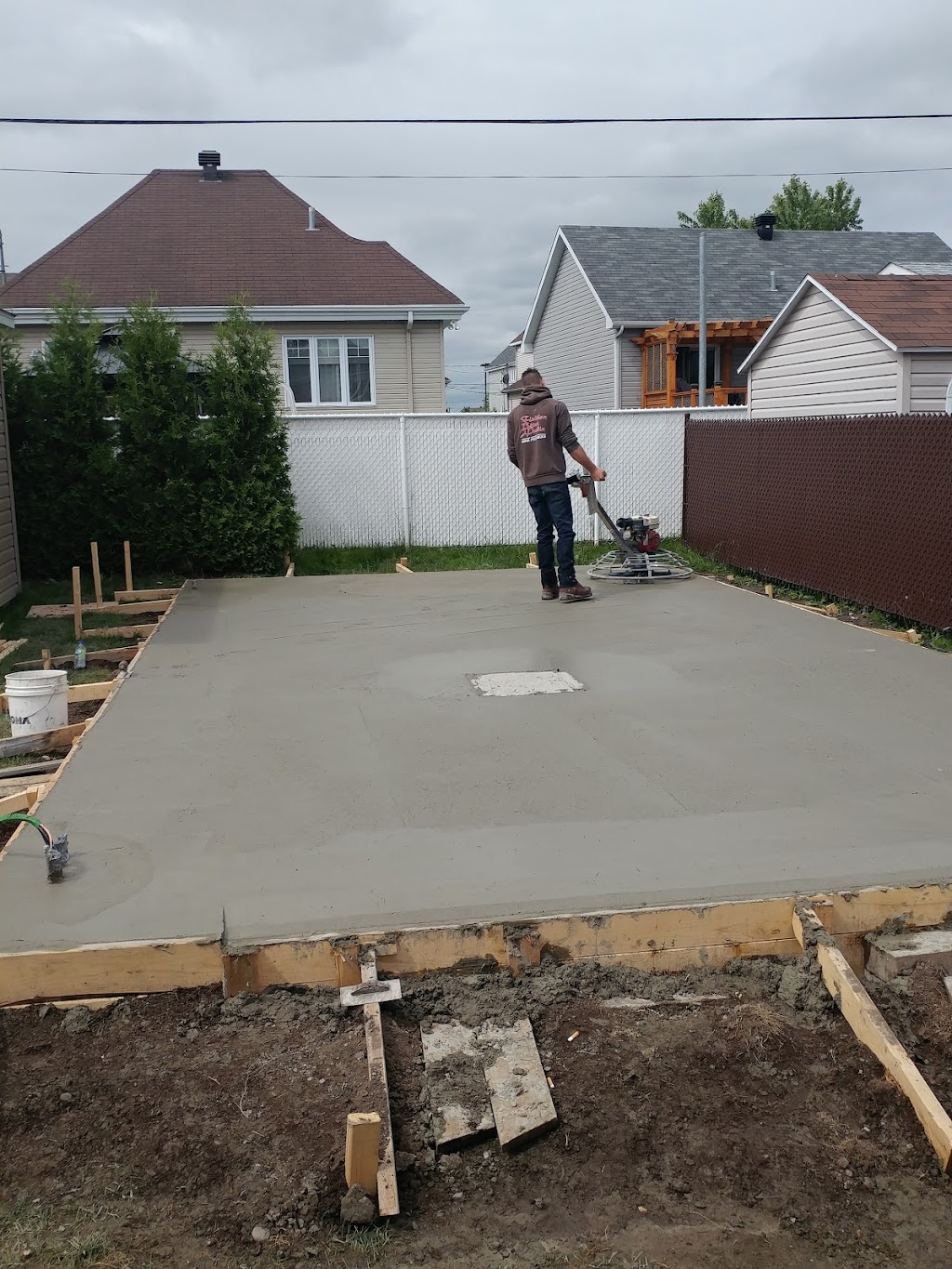 Finition de Béton Jacques Poulin Inc | 576 Rue des Cèdres, Sainte-Sophie, QC J5J 2T6, Canada | Phone: (450) 712-0835