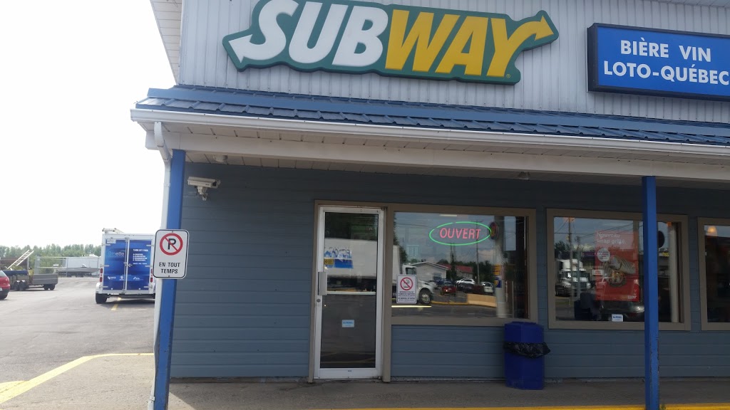 Subway | Ultramar, 61 QC-202, Lacolle, QC J0J 1J0, Canada | Phone: (450) 246-0090