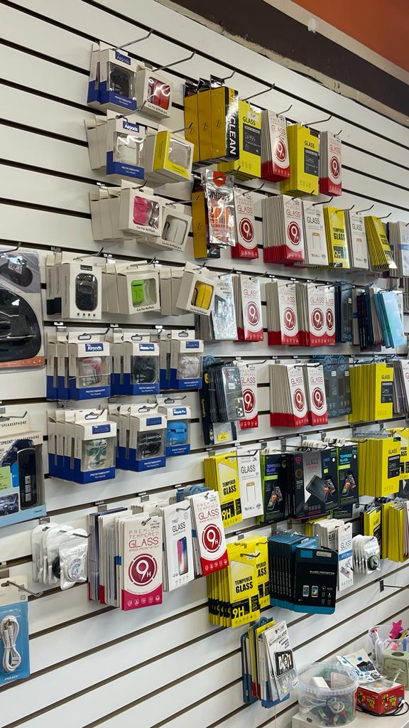 Guildwood Cellphone And convenience | 96 Dearham Wood, Scarborough, ON M1E 1S4, Canada | Phone: (416) 282-2932