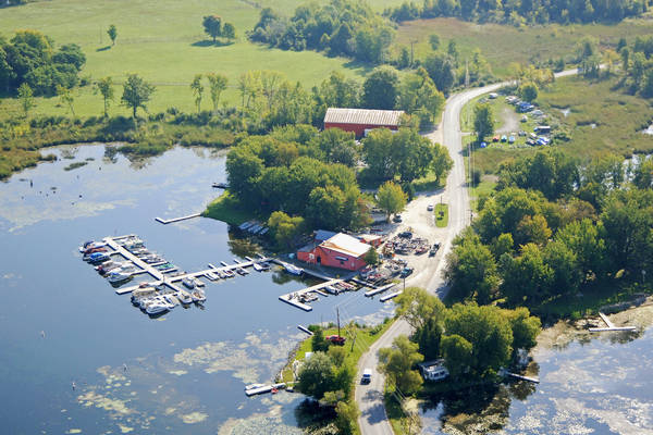 Emerald Isle Marina & Resort | 1247 Emerald Isle Rd, Ennismore, ON K0L 1T0, Canada | Phone: (705) 292-8452