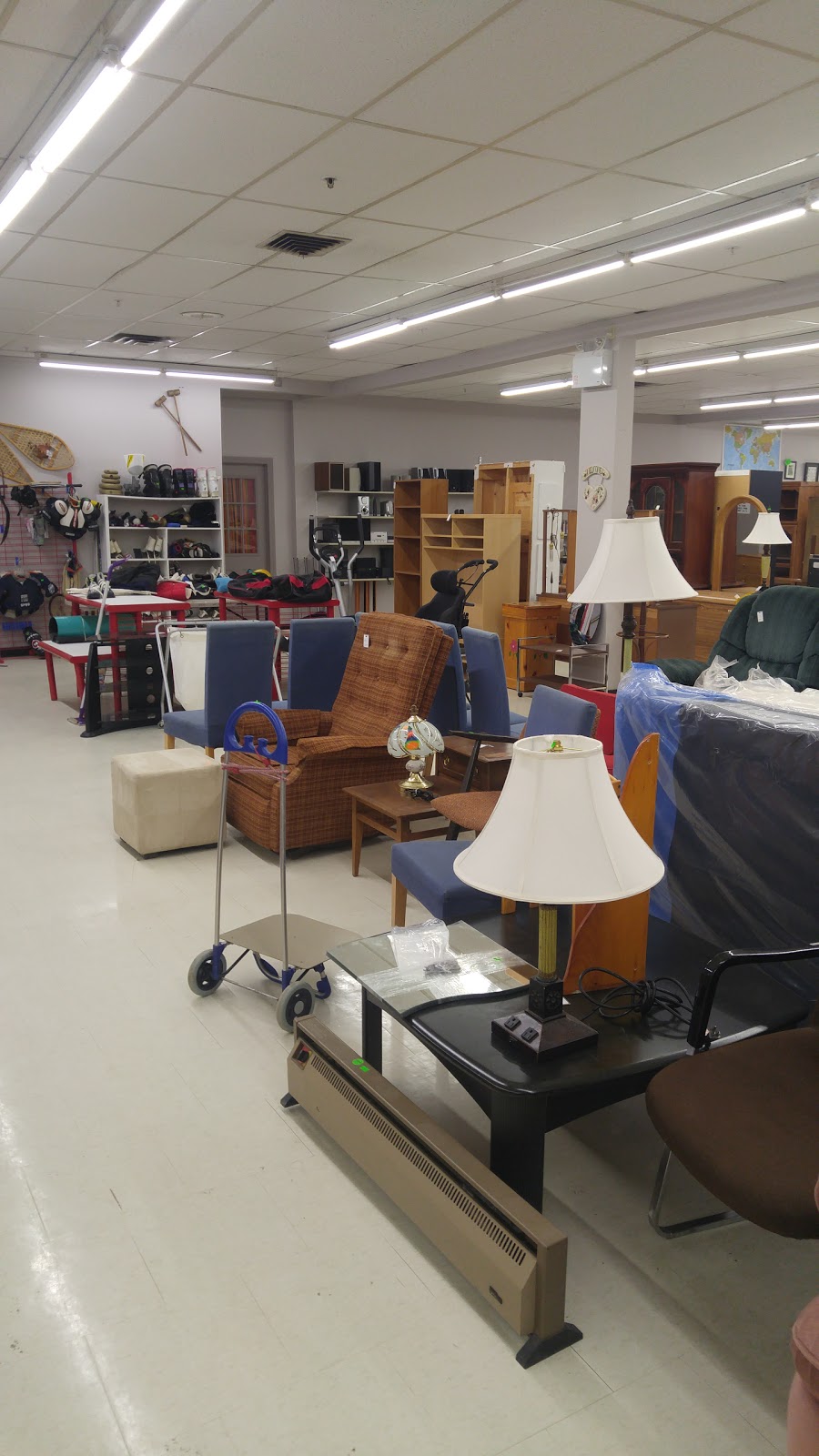 The Mission Thrift Store | 7 First Av, St Thomas, ON N5R 4M3, Canada | Phone: (519) 633-7300