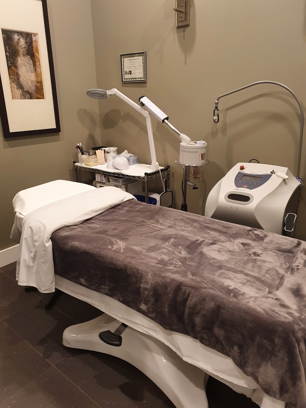 Dolce Vita Medical Spa Salon | 1 Hurontario St, Mississauga, ON L5G 0A3, Canada | Phone: (905) 278-5550