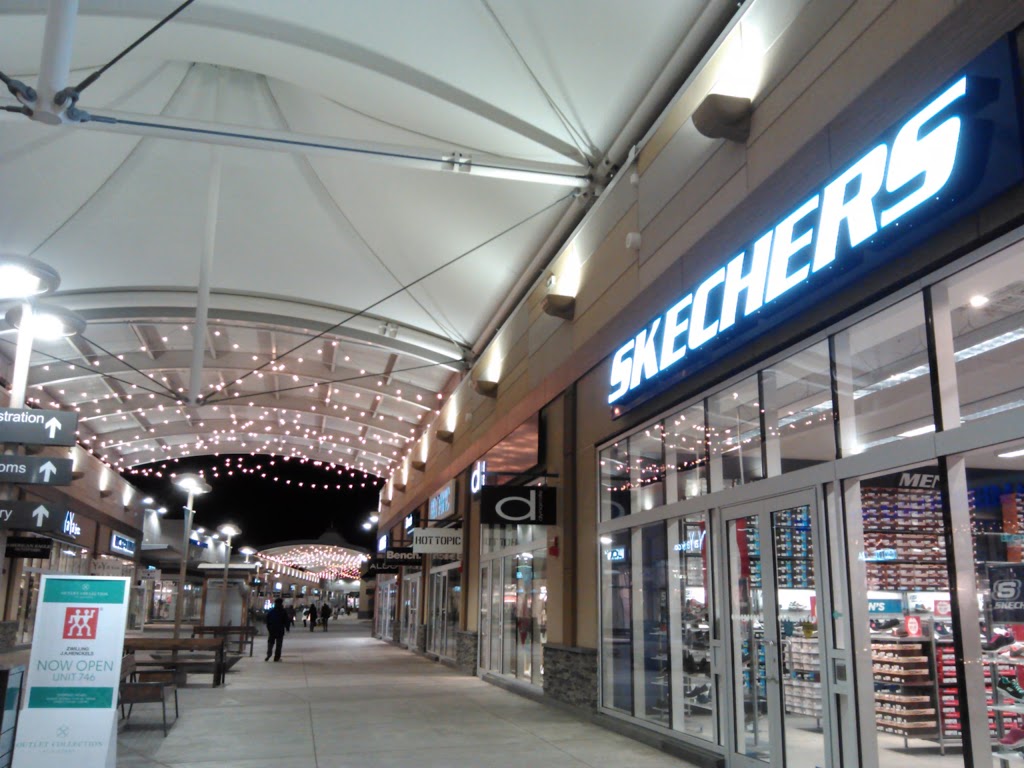 SKECHERS Factory Outlet | 300 Taylor Rd #433, Niagara-on-the-Lake, ON L0S 1J0, Canada | Phone: (905) 984-3103