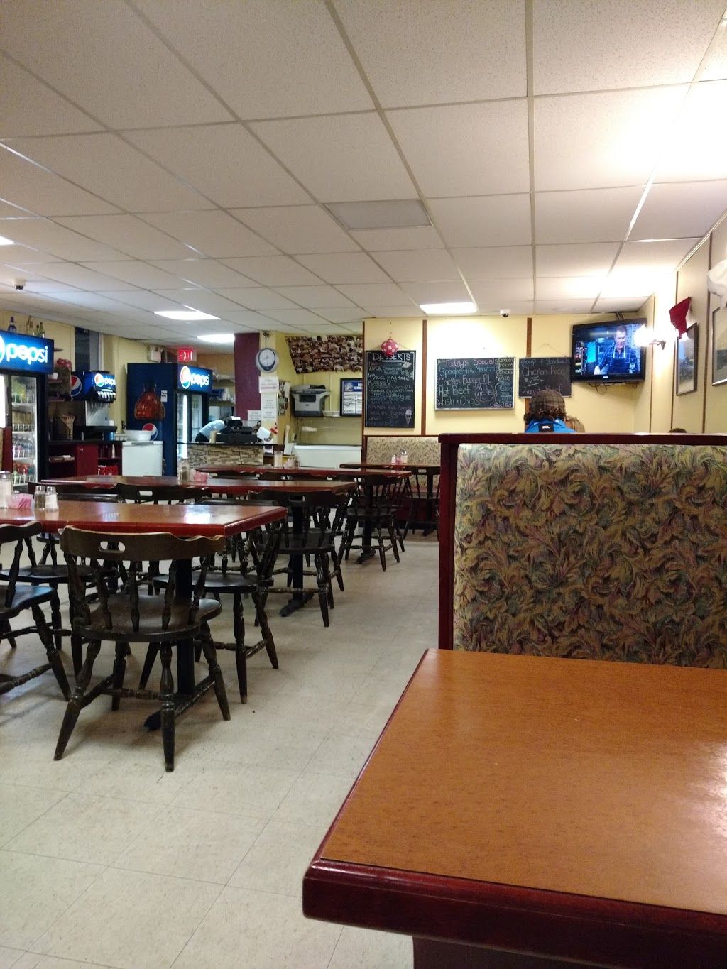 Centennial Restaurant | 2536 Graham Street, Pakenham, ON K0A 2X0, Canada | Phone: (613) 624-5413