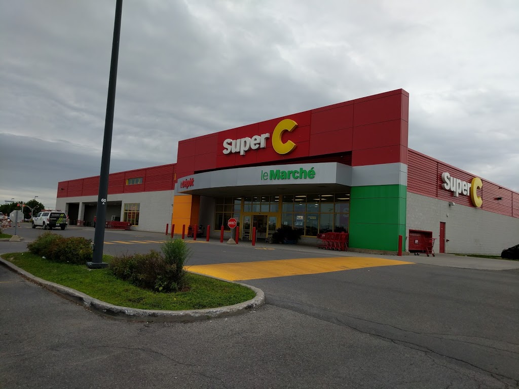 Super C | Autoroute Chomedey, 1110 Rue Desserte O, Laval, QC H7X 4C9, Canada | Phone: (450) 689-9978