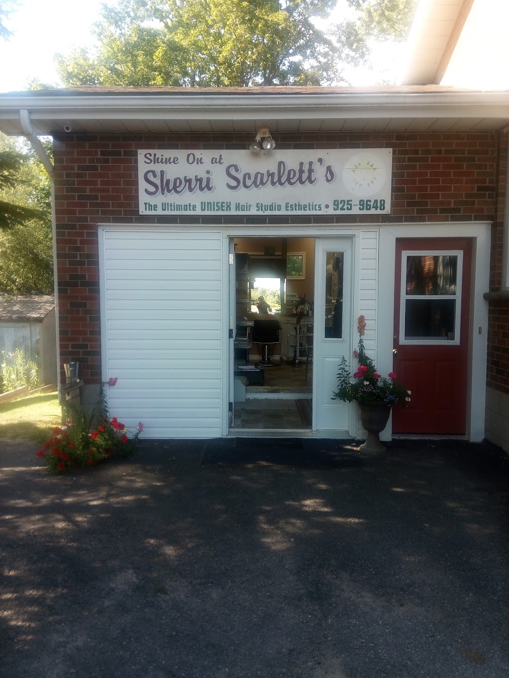 Sherri Scarletts Hair Studio | 440 Main St W, Shelburne, ON L0N 1S3, Canada | Phone: (519) 925-9648