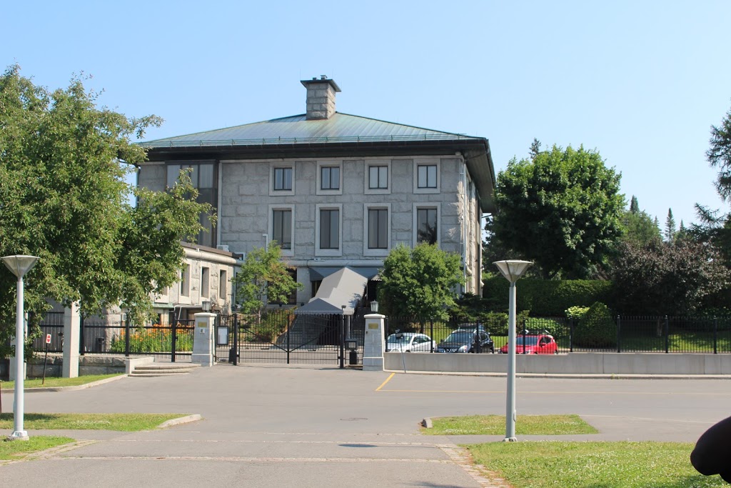 Ambassade de France / Embassy of France | 42 Sussex Dr, Ottawa, ON K1M 2C9, Canada | Phone: (613) 789-1795